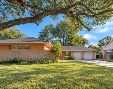 5315 Creekbend Drive - Photo Thumbnail 9