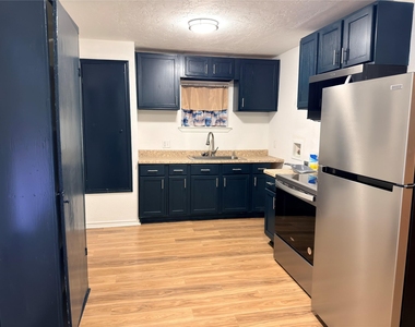 6106 Linton Lane - Photo Thumbnail 3
