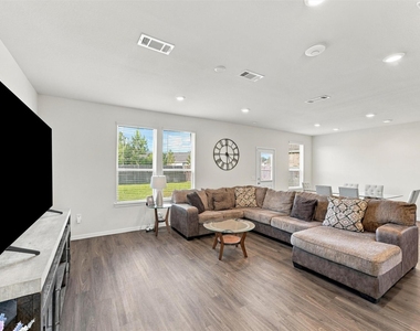 18952 Buckley Oak Drive - Photo Thumbnail 4