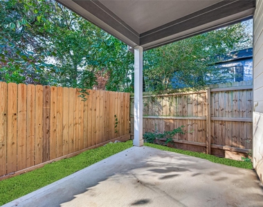 16853 Glenheath - Photo Thumbnail 33