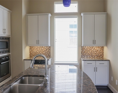 1427 Wagner Street - Photo Thumbnail 15