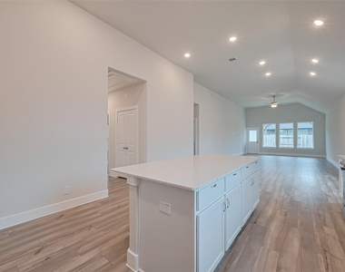 200 Catalina Cove Drive - Photo Thumbnail 16