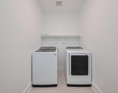 200 Catalina Cove Drive - Photo Thumbnail 32