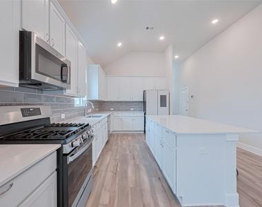 200 Catalina Cove Drive - Photo Thumbnail 17