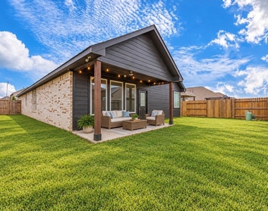 200 Catalina Cove Drive - Photo Thumbnail 34