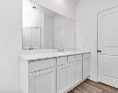 2916 Cordova Hill Drive - Photo Thumbnail 35