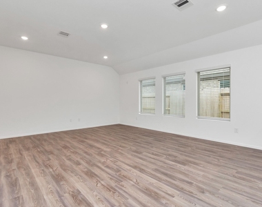 2916 Cordova Hill Drive - Photo Thumbnail 20