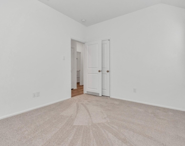2916 Cordova Hill Drive - Photo Thumbnail 14