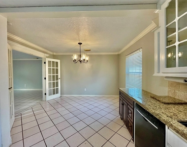 1511 N Avenue N - Photo Thumbnail 9