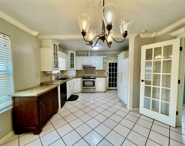 1511 N Avenue N - Photo Thumbnail 11