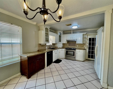 1511 N Avenue N - Photo Thumbnail 12