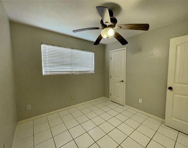 1511 N Avenue N - Photo Thumbnail 17