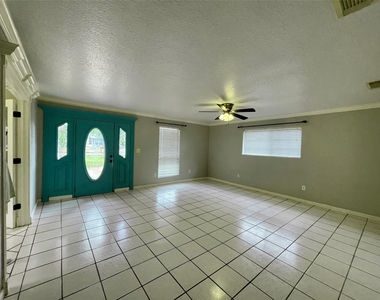 1511 N Avenue N - Photo Thumbnail 4