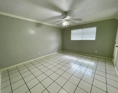 1511 N Avenue N - Photo Thumbnail 14