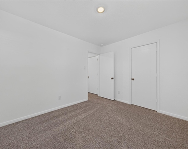 13054 Turret Bend Way - Photo Thumbnail 16