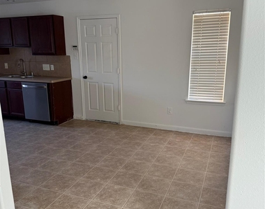 16459 Noble Meadow Lane - Photo Thumbnail 7