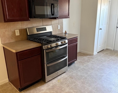 16459 Noble Meadow Lane - Photo Thumbnail 4