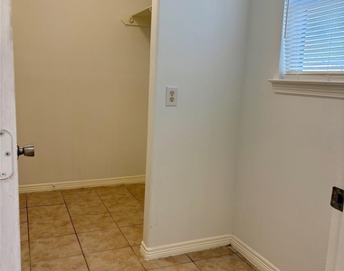 21310 Berry Ridge Lane - Photo Thumbnail 4