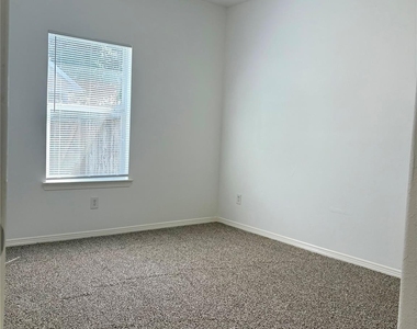 21310 Berry Ridge Lane - Photo Thumbnail 11
