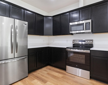 14390 Half Circle Street - Photo Thumbnail 20
