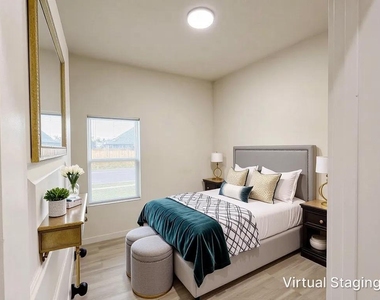 326 Clearwater Street - Photo Thumbnail 8