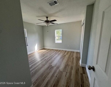 2343 Grant Street - Photo Thumbnail 12