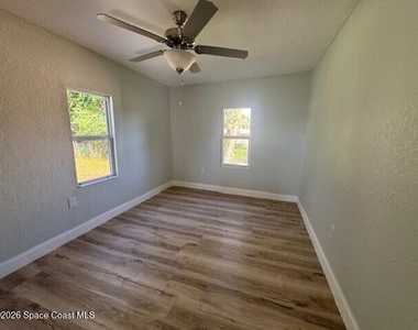 2343 Grant Street - Photo Thumbnail 16