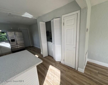 2343 Grant Street - Photo Thumbnail 4