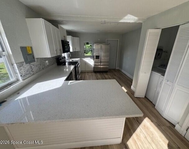 2343 Grant Street - Photo Thumbnail 3