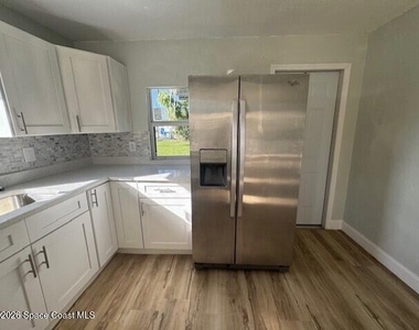 2343 Grant Street - Photo Thumbnail 6
