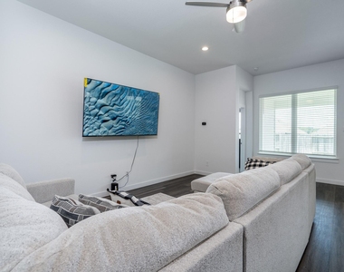 1565 Oakdale Crest Rd - Photo Thumbnail 15