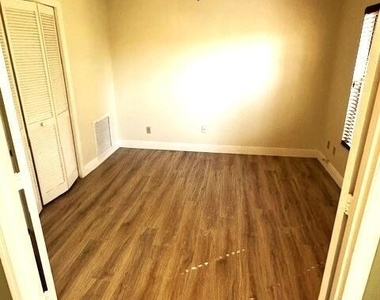 356 Kilmarnock Place - Photo Thumbnail 7