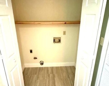 356 Kilmarnock Place - Photo Thumbnail 15