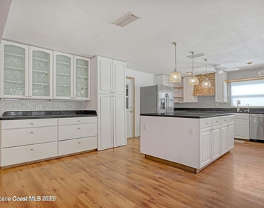 1732 Robin Hood Avenue - Photo Thumbnail 2