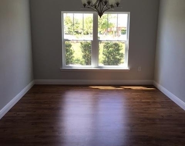 1539 Tullagee Avenue - Photo Thumbnail 15