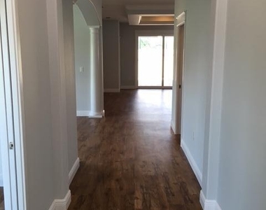 1539 Tullagee Avenue - Photo Thumbnail 10