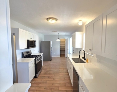 3110 Silverstag Trail Lane - Photo Thumbnail 4