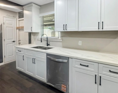 11414 Lemond Drive - Photo Thumbnail 5