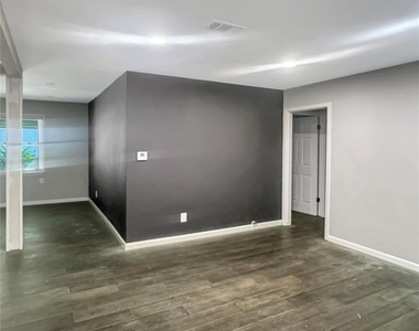 11414 Lemond Drive - Photo Thumbnail 2