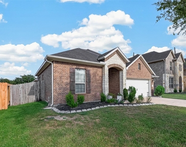 2115 Rolling Hills Drive - Photo Thumbnail 1
