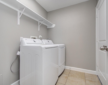 8302 Kerrington Glen Drive - Photo Thumbnail 7