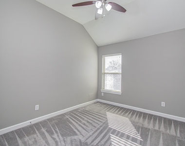 8302 Kerrington Glen Drive - Photo Thumbnail 23