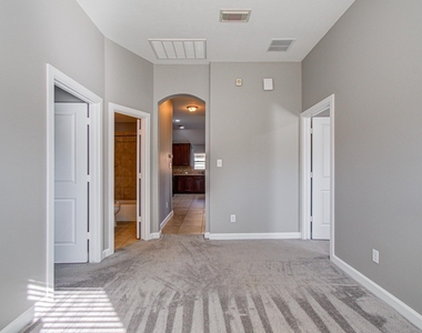 8302 Kerrington Glen Drive - Photo Thumbnail 19