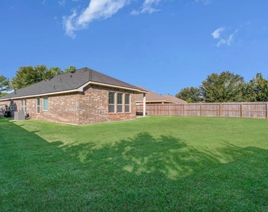 8302 Kerrington Glen Drive - Photo Thumbnail 35