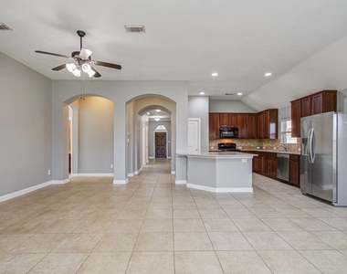 8302 Kerrington Glen Drive - Photo Thumbnail 10