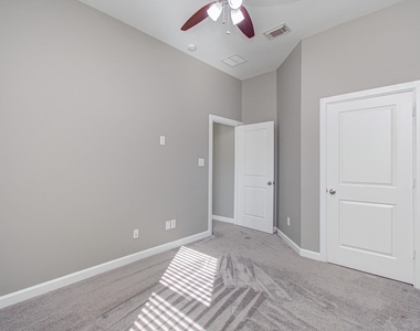 8302 Kerrington Glen Drive - Photo Thumbnail 24