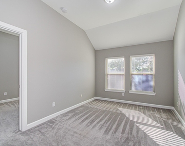 8302 Kerrington Glen Drive - Photo Thumbnail 18