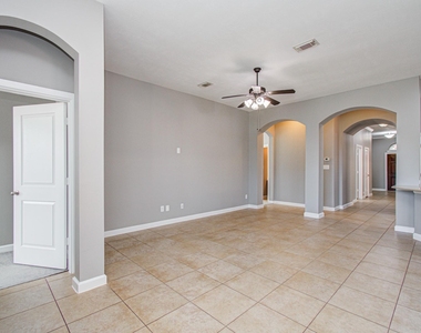 8302 Kerrington Glen Drive - Photo Thumbnail 11