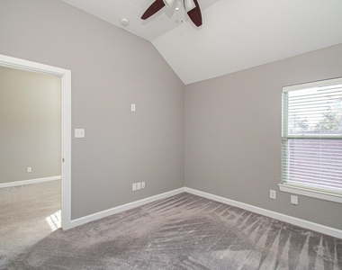 8302 Kerrington Glen Drive - Photo Thumbnail 22