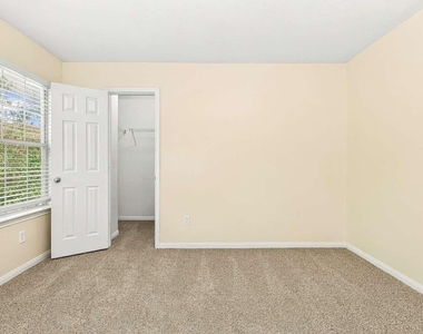 15802 Parmley Creek Court - Photo Thumbnail 9